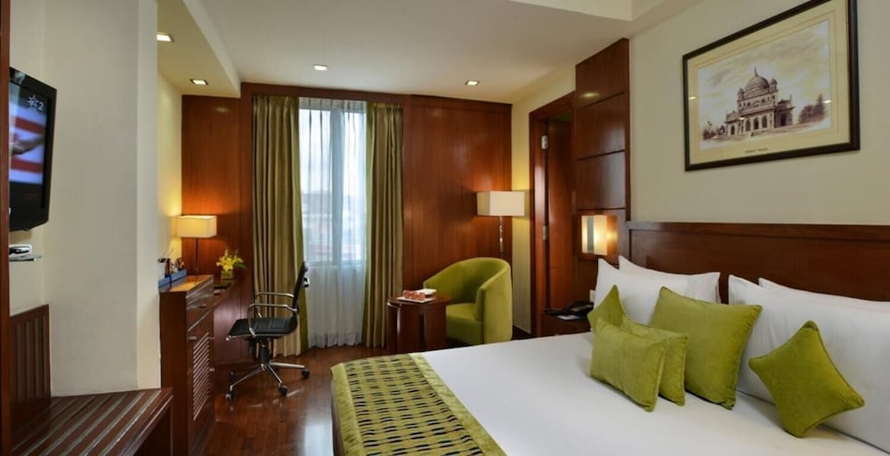 Фото Golden Tulip Lucknow