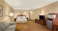 Фото Holiday Inn Express & Suites Camarillo, an Ihg Hotel
