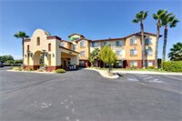 Фото Holiday Inn Express Hotel & Suites Manteca, an Ihg Hotel