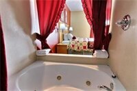 Фото Best Western Crossroads Inn