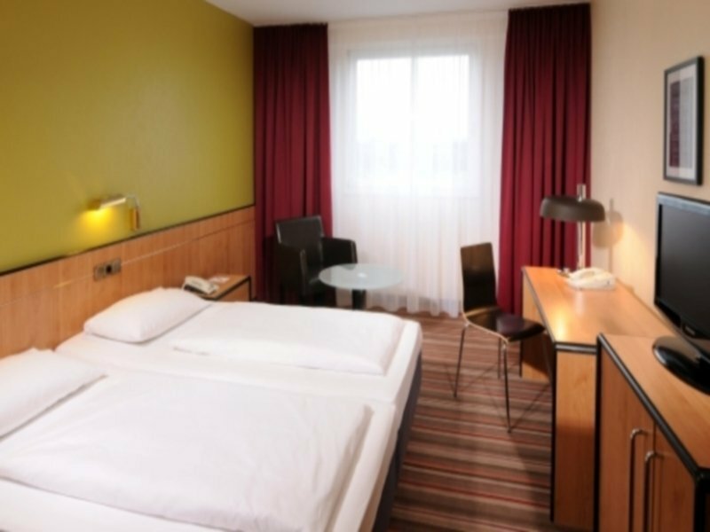 Фото Leonardo Hotel Köln