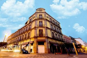 Frances (Maestranza No. 35,44100 Guadalajara,), hotel