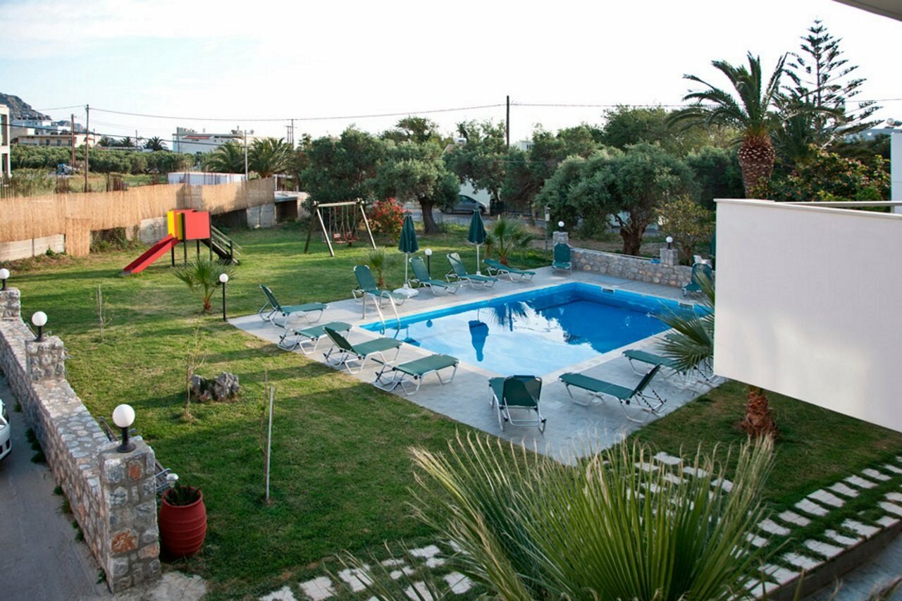 Фото Manolis Apartments