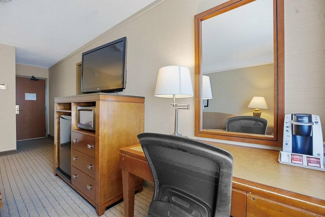 Фото Allure Hotel & Suites