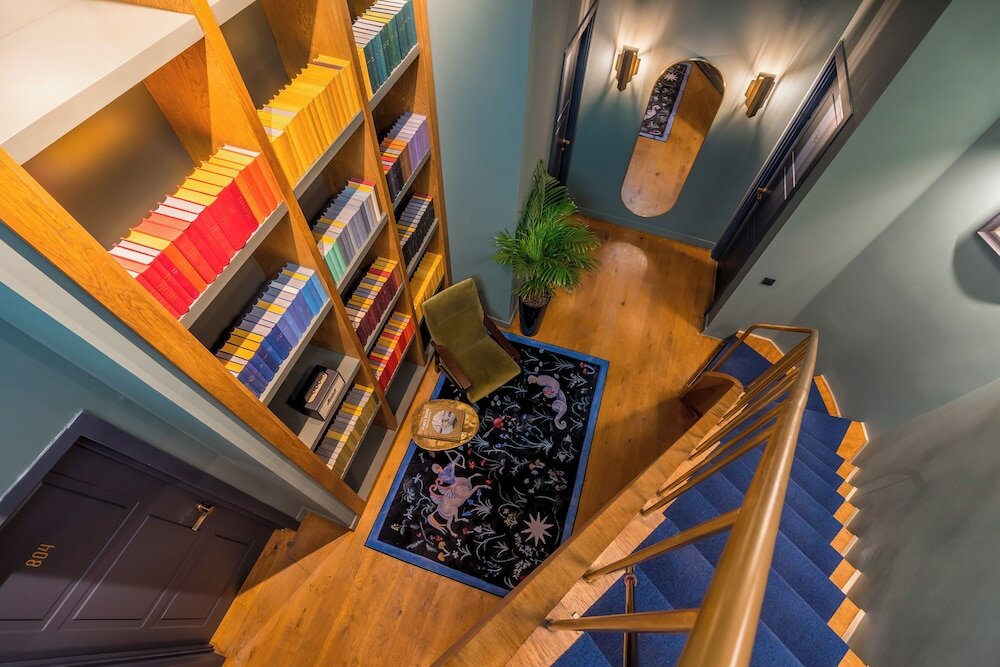 Фото Zorba & Bond hotel on the 8th