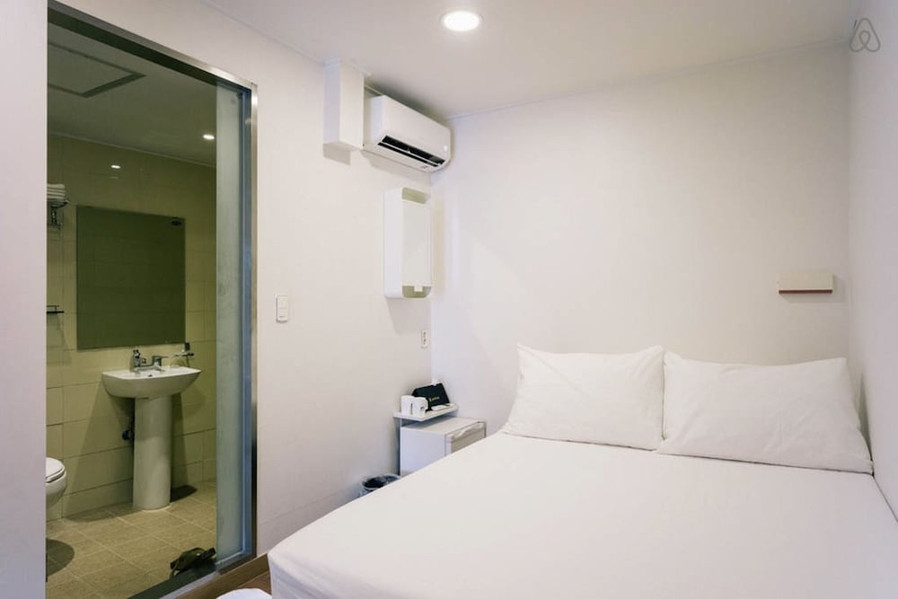 Фото K-Guesthouse Myeongdong 1