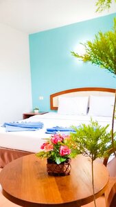 Гостиница J. Holiday Inn