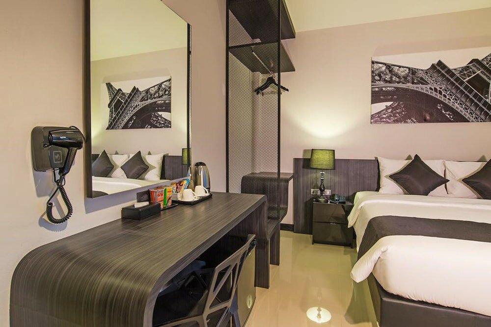 Фото The Rich Sotel