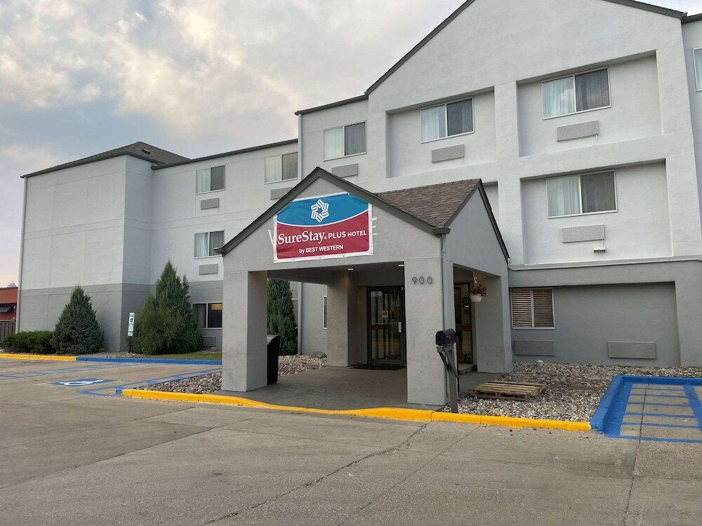 Фото SureStay Plus Hotel by Best Western Minot