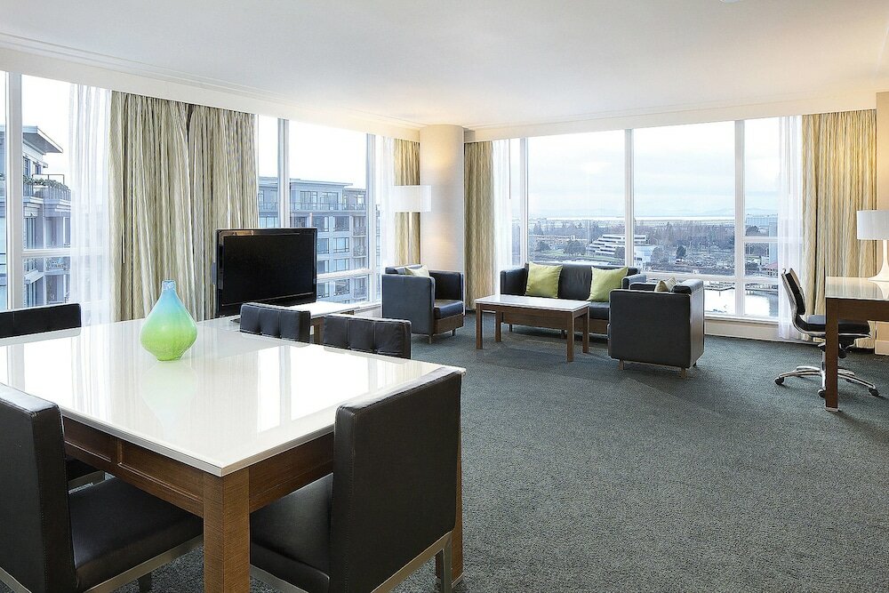 Фото The Westin Wall Centre, Vancouver Airport