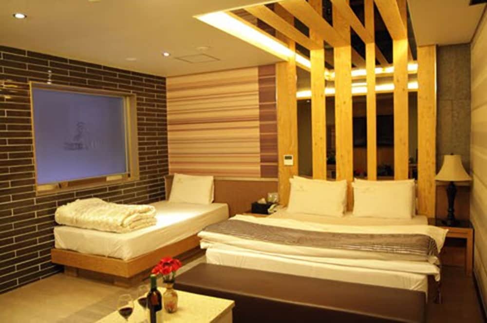 Фото Goryeo Hotel