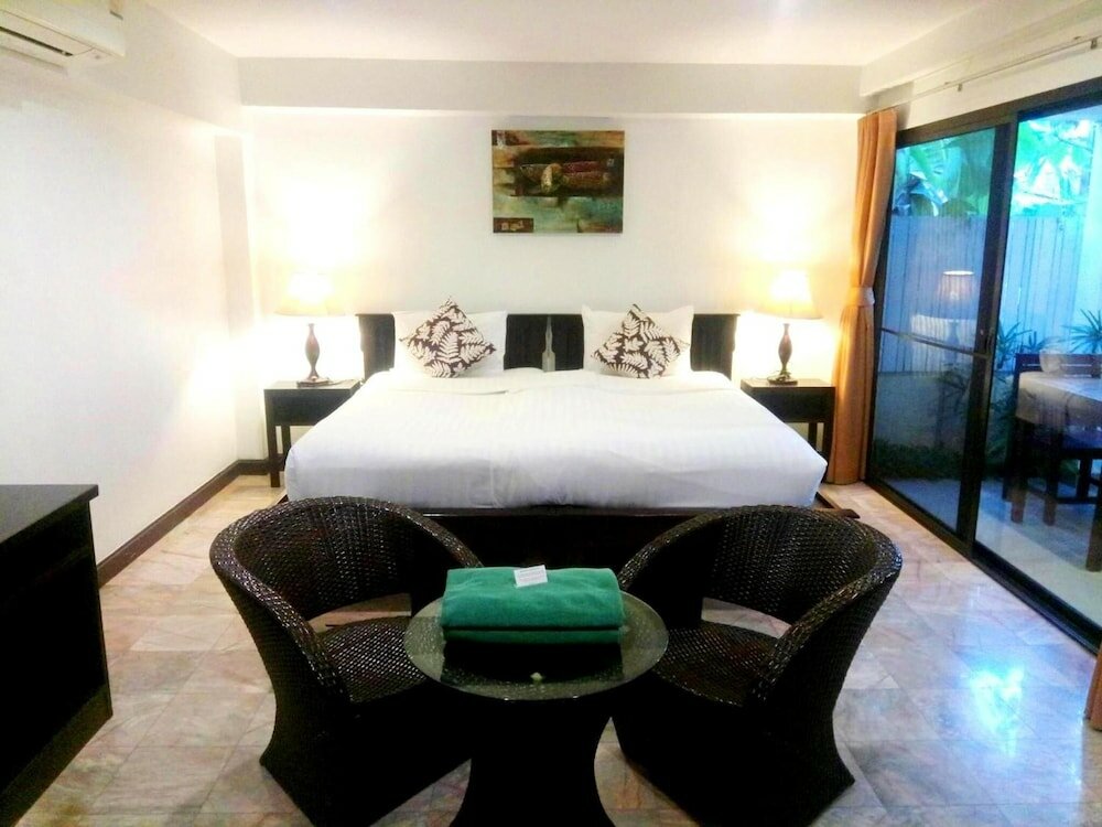 Фото Kamala Beachfront Apartment