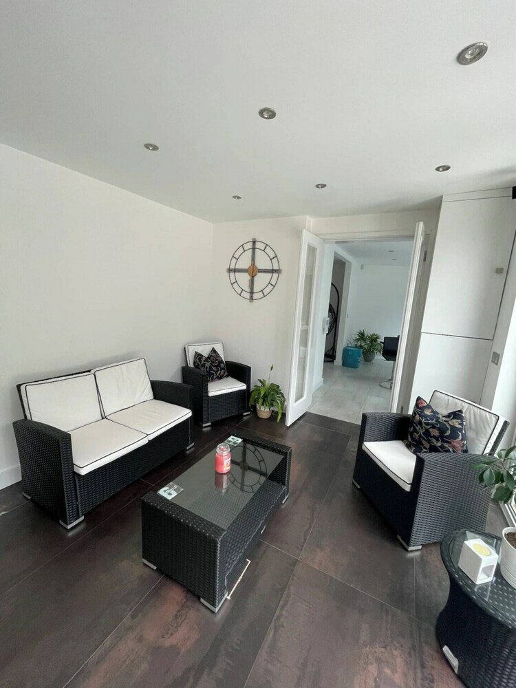 Фото Incredible 5bd House on Private Road - Tulse Hill