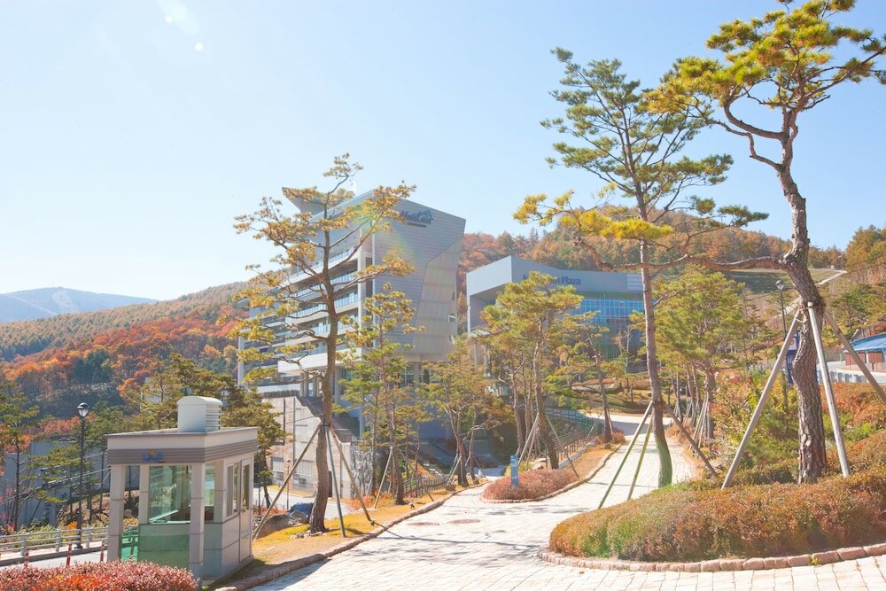 Фото High1 Condominium