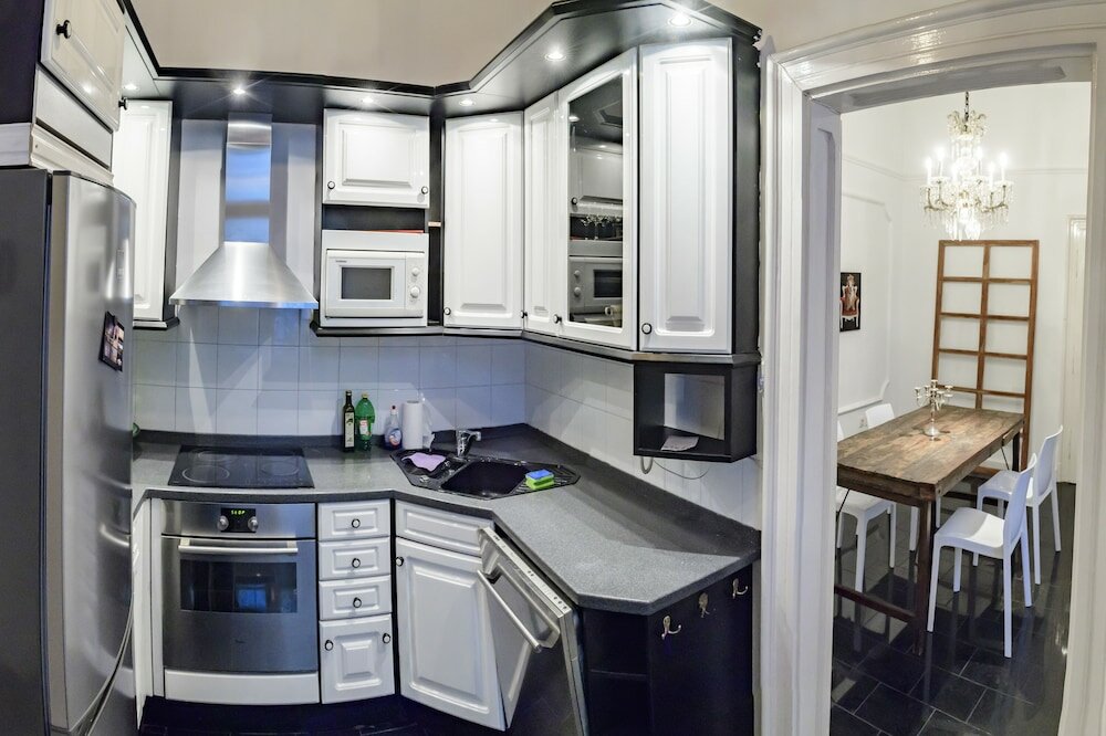 Фото Pelicanstay in Buda Historical District