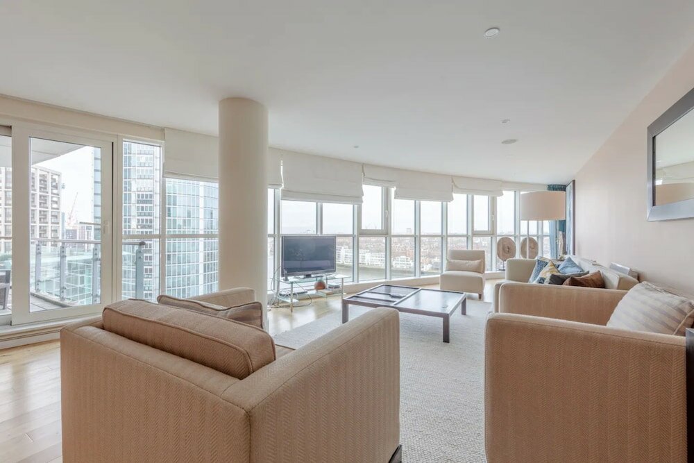 Фото Gorgeous 3 Bedroom Flat in Vauxhall With City Views