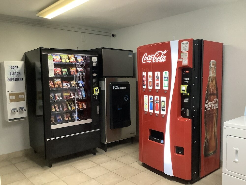 Фото HomeTowne Studios by Red Roof Amarillo West