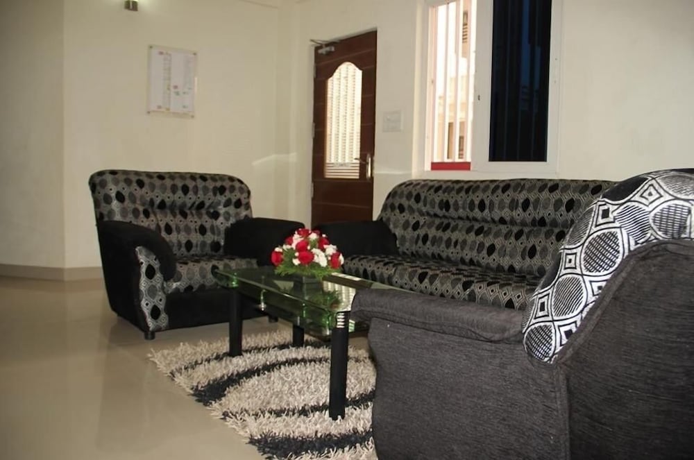 Фото Hotel Highsky - Outer Ring Road