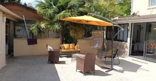 Гостиница Villa Spacieuse Paris в Стен