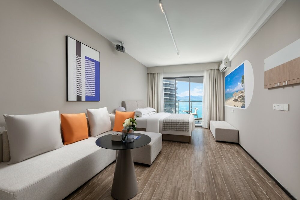 Фото Poltton International Hotel