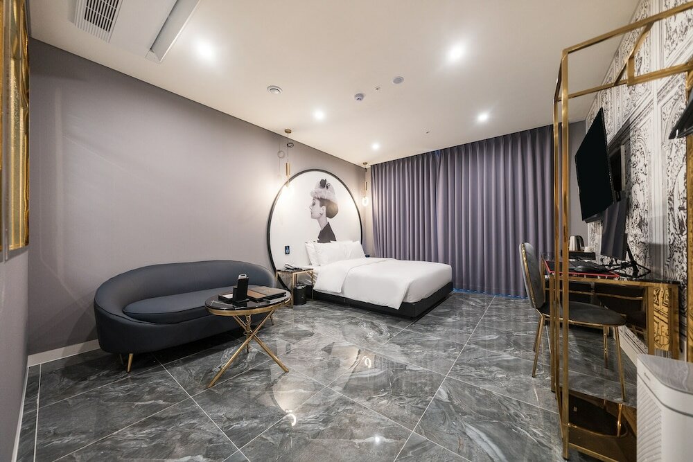 Фото Hotel Four Star