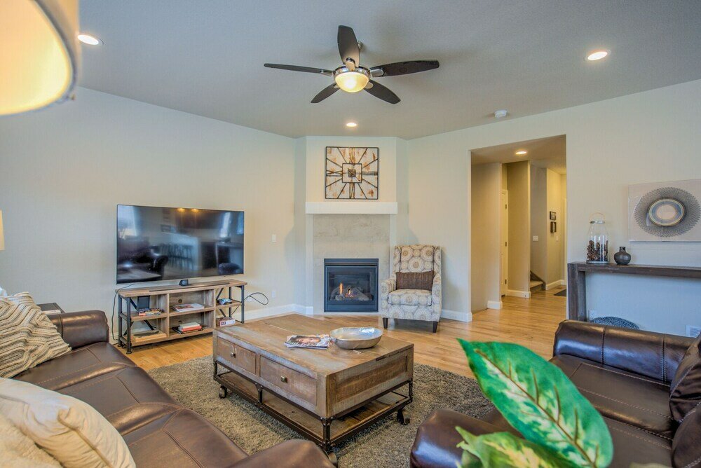 Фото 4bdpikes Peak Viewsminutes to Hiking & Dining!!