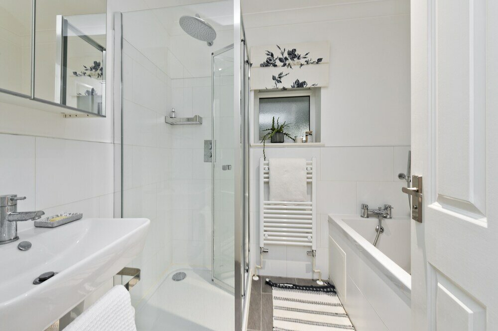 Фото Botanical Bliss Near Kew Gardens by Underthedoormat