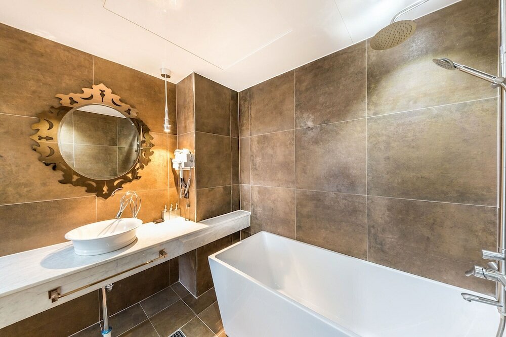 Фото The Post Hotel