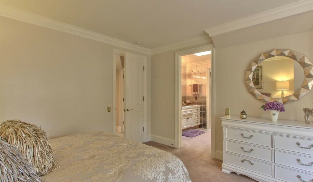 Фото Lx33: Luxury Vacation Villa On Pebble Beach With Pool