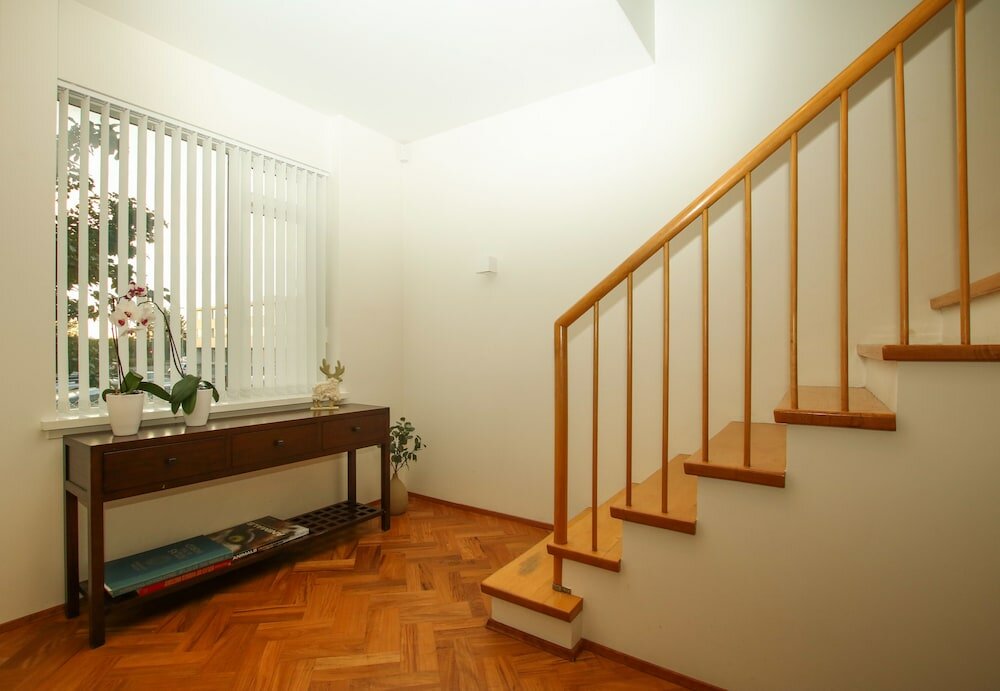 Фото Large Modern Family House