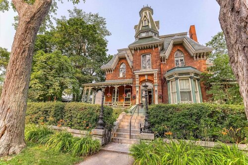 Внешний вид отеля Hochelaga Inn в Кингстоне, фото 1