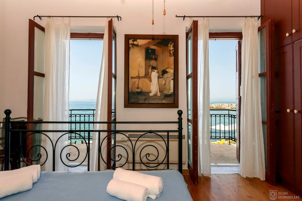 Фото Waveside Sanctuary - Luxurious Seastone Villa