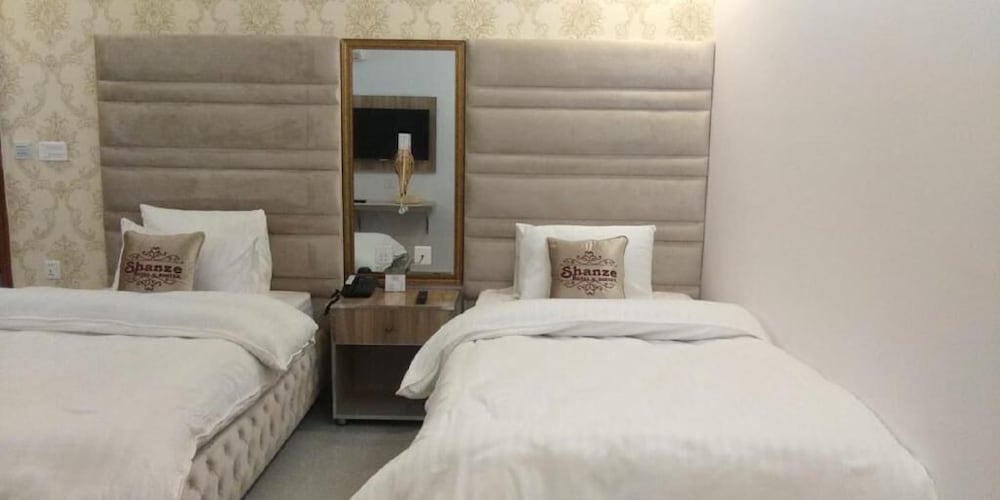 Фото Shanze Hotel And Suites