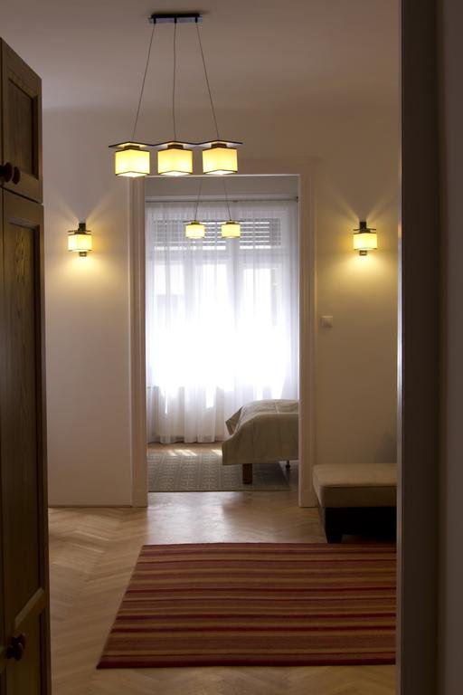 Фото Be a Budapester