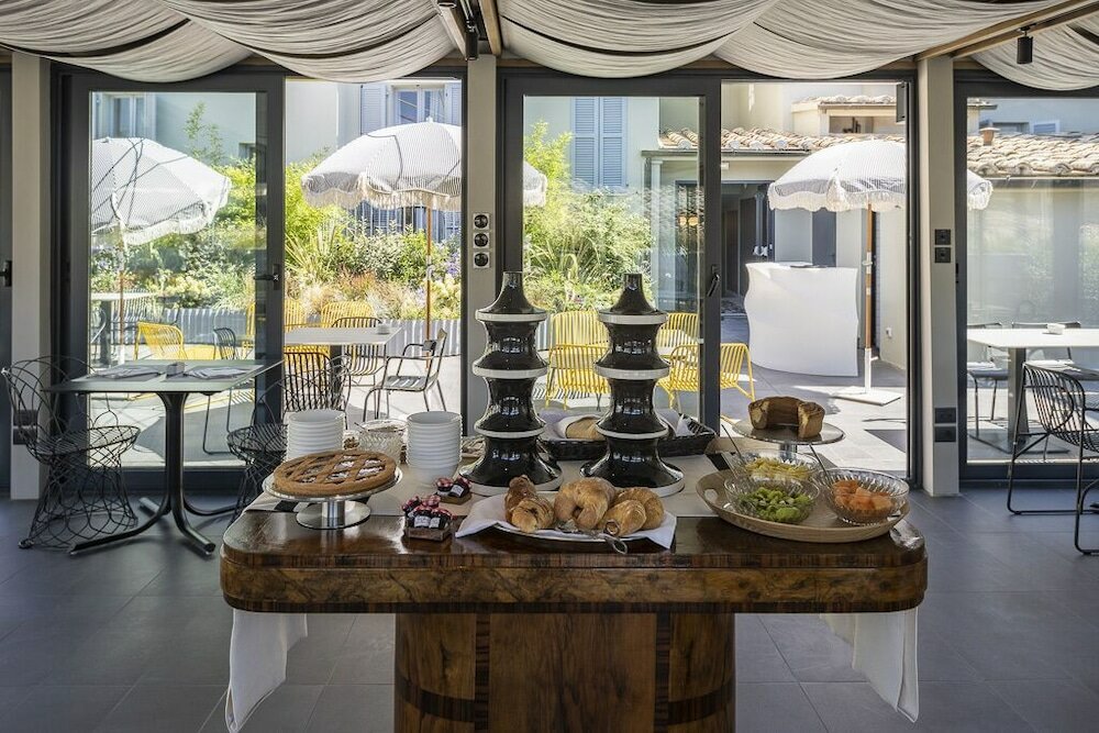 Фото Hotel Priori Secret Garden