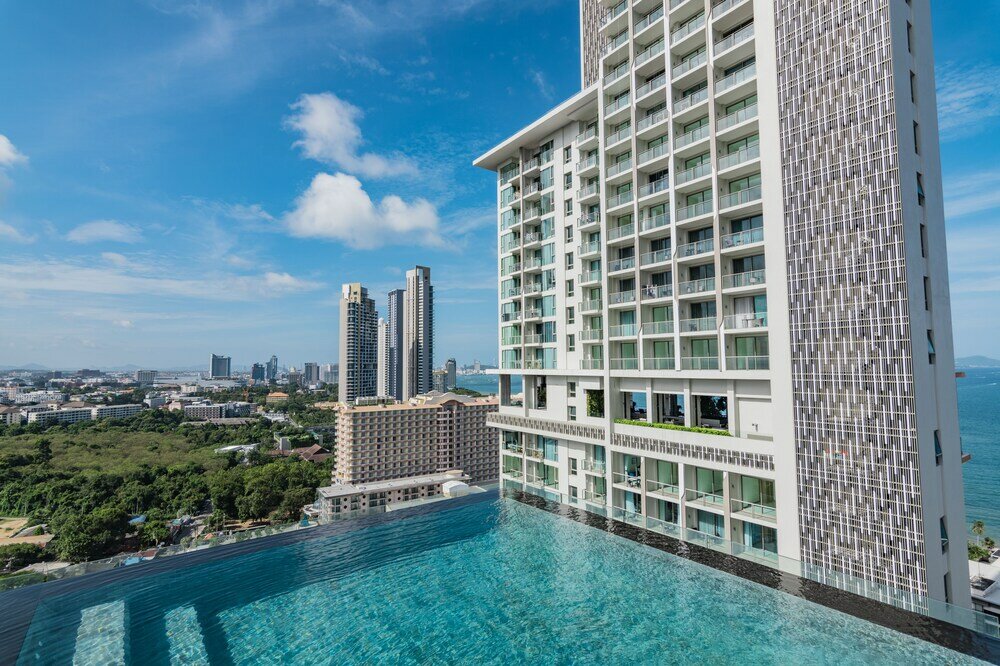 Фото The Riviera Wongamat by Pattaya Holiday