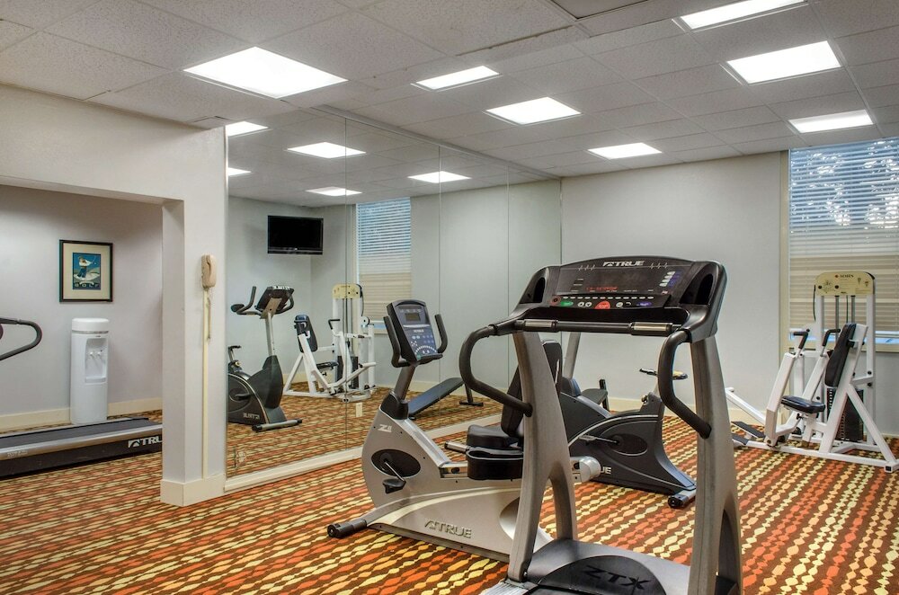 Фото Ramada by Wyndham Shreveport Airport
