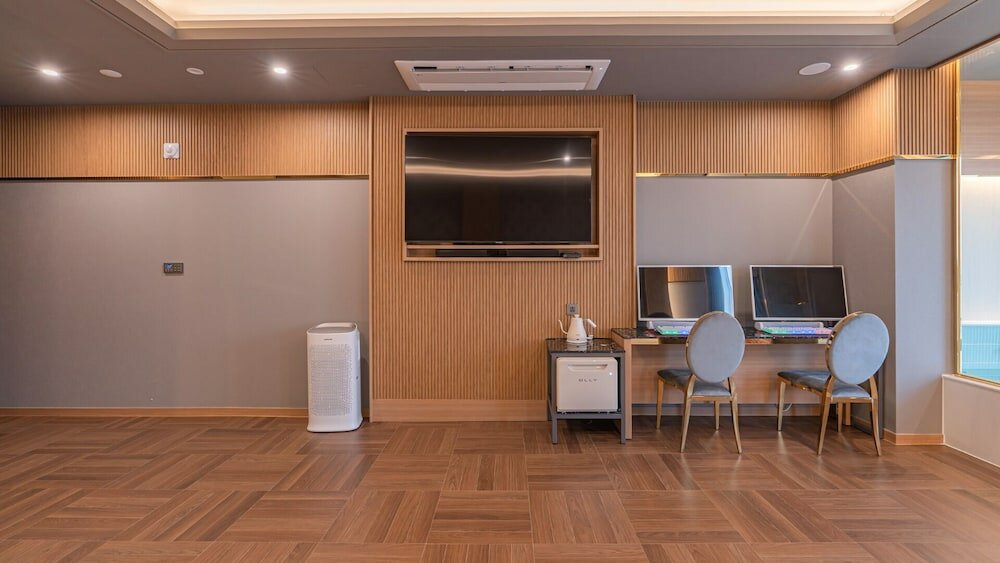 Фото Grand Bern Hotel