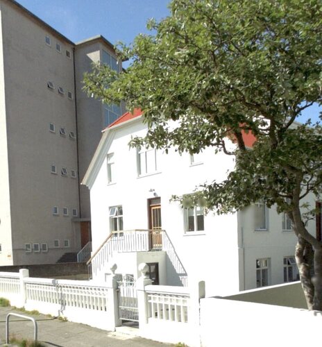 Гостиница Refurinn Reykjavik Guesthouse - Hostel в Рейкьявике