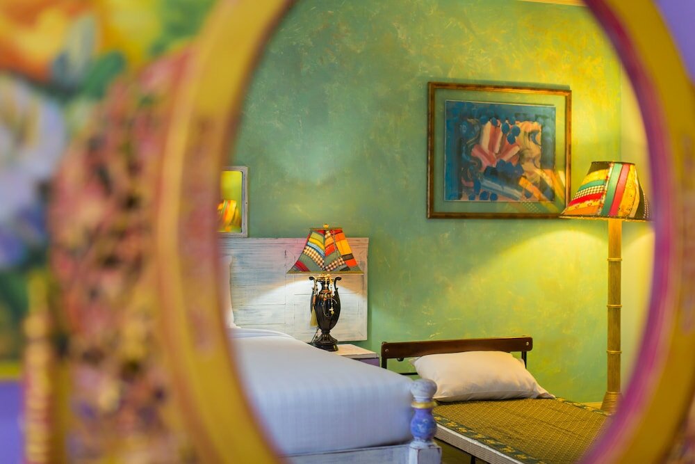 Фото Barefoot Hotel Kalim Beach Front