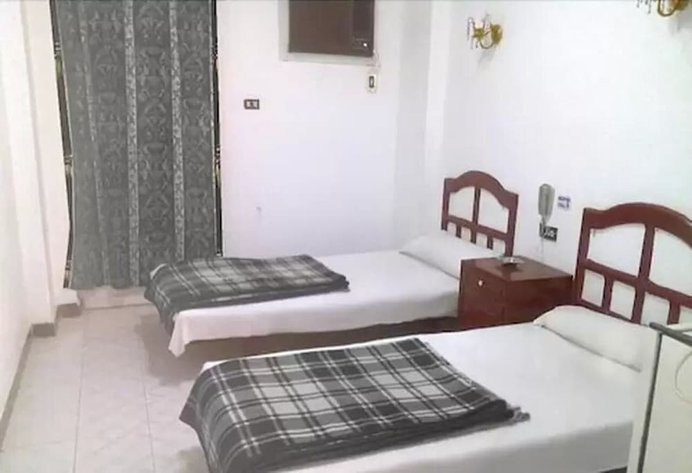 Фото Seasons Hotel