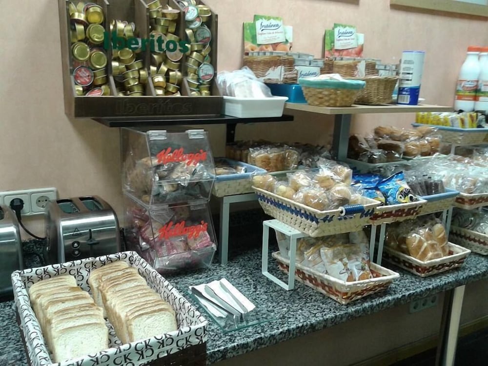 Фото Hostal Cataluña