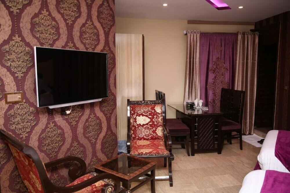 Фото Premier Inn Gulberg Lahore
