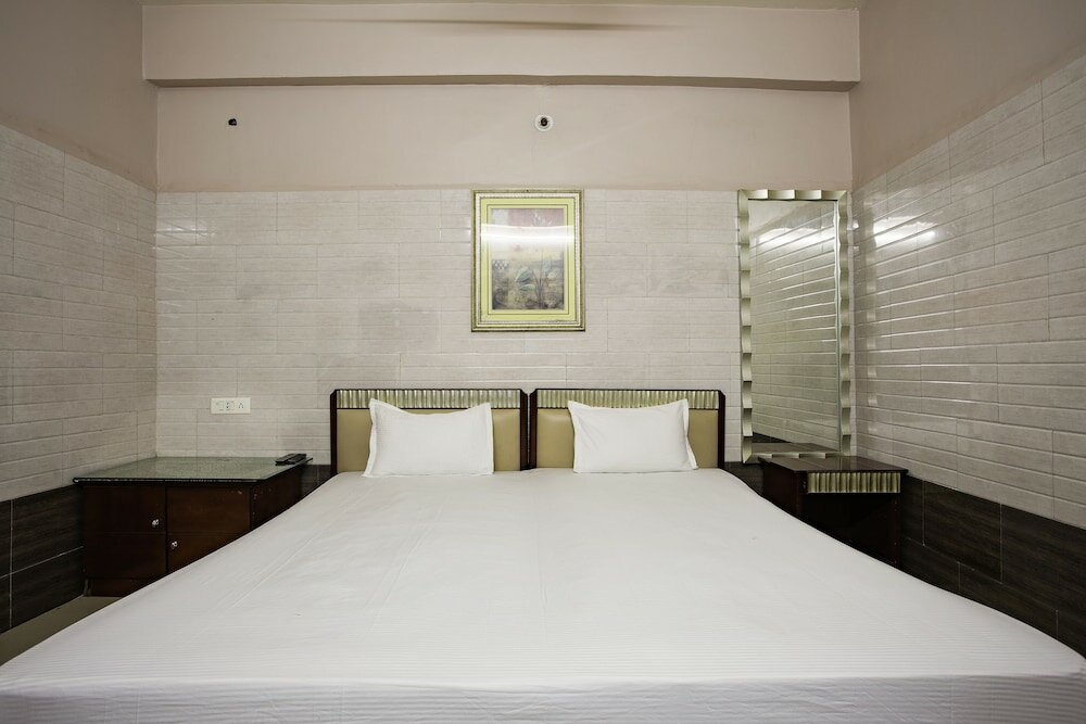 Фото Spot On 23725 Jay Shanti Palace Hotel