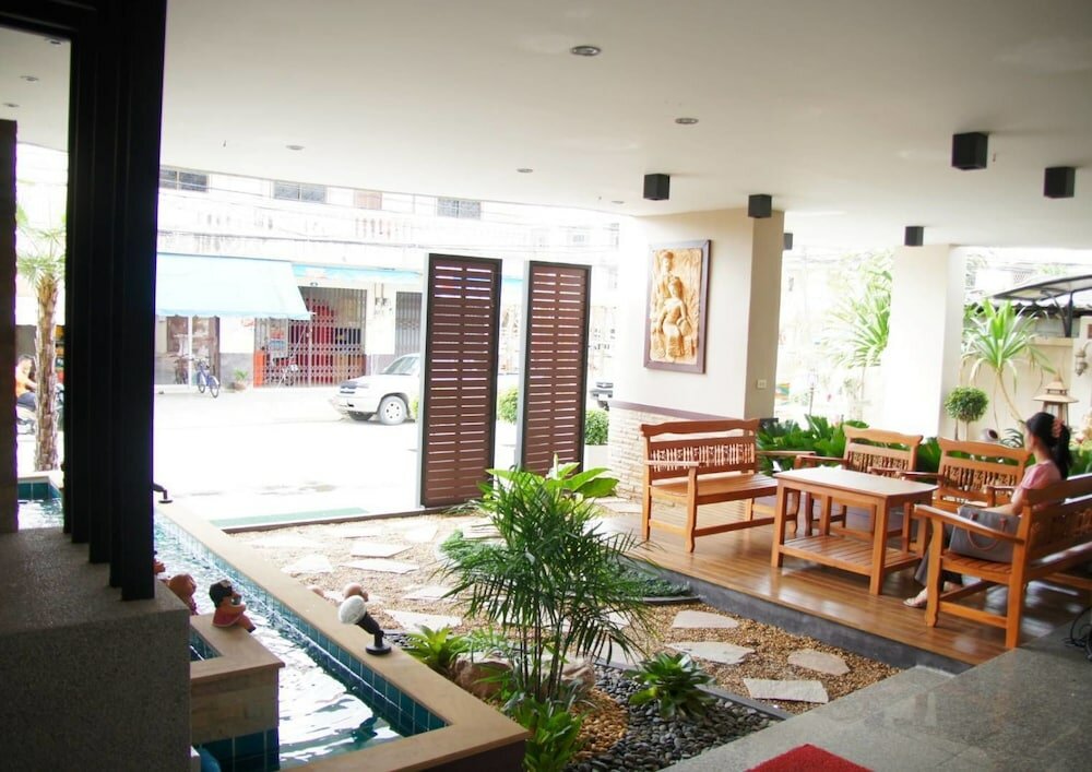 Фото отеля 2