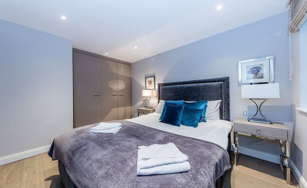 Фото Lux St James Apartment Central London with Wifi - by City Stay London