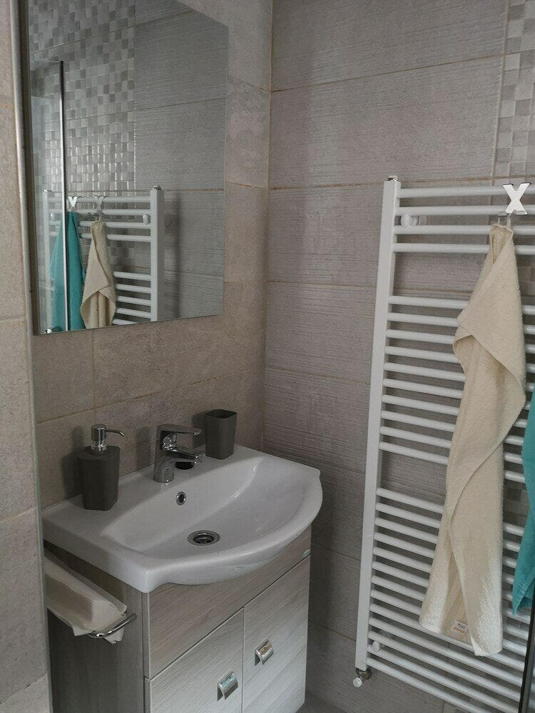 Фото Á-b Apartman