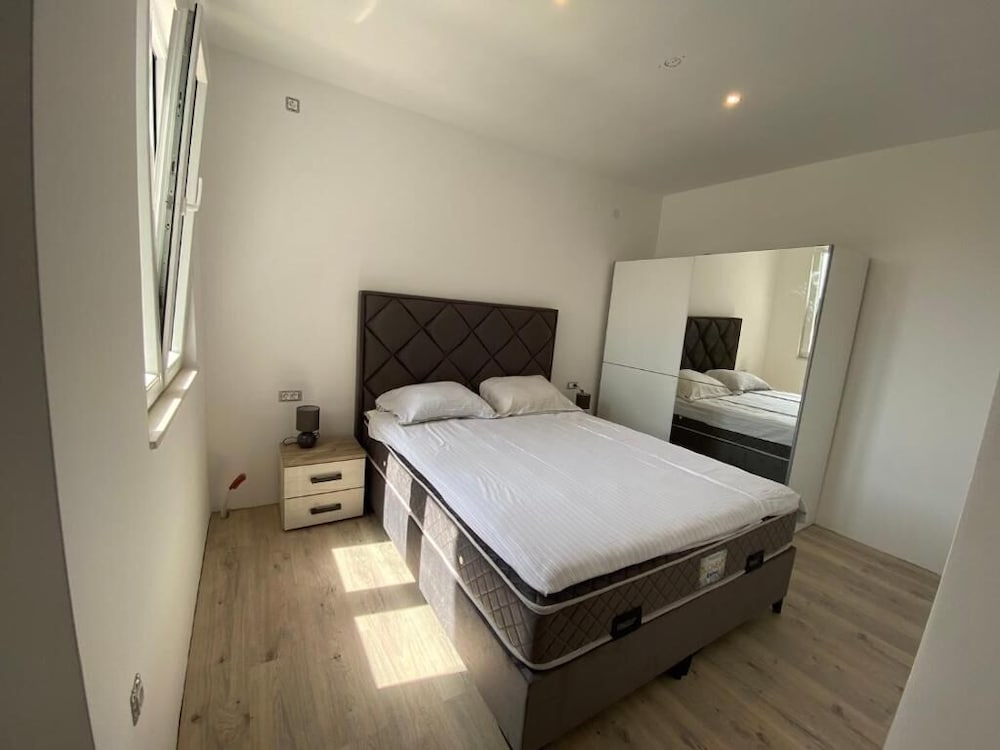 Фото Family Apartments Stefan