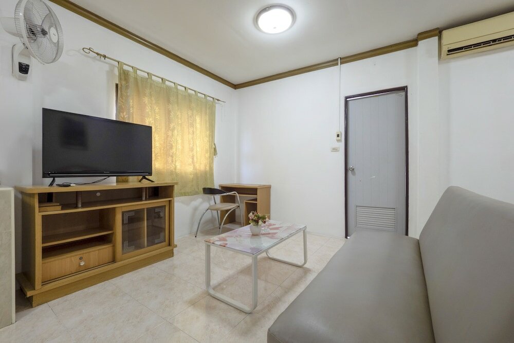 Фото Oyo 1165 Uma Apartment