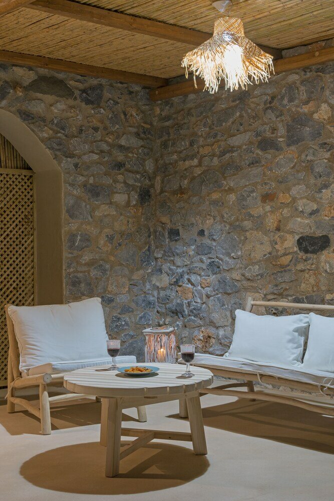 Фото Nisides Suites